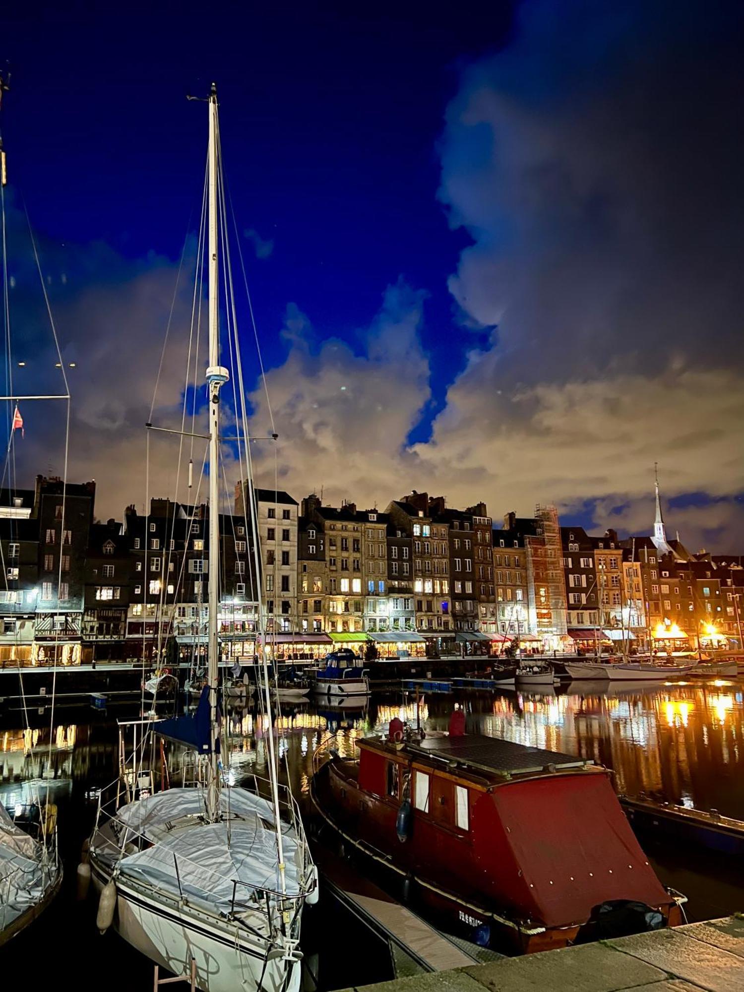 Une Pause Chez Julien, Appartement Lumineux Et Idealement Situe! Honfleur Exterior foto